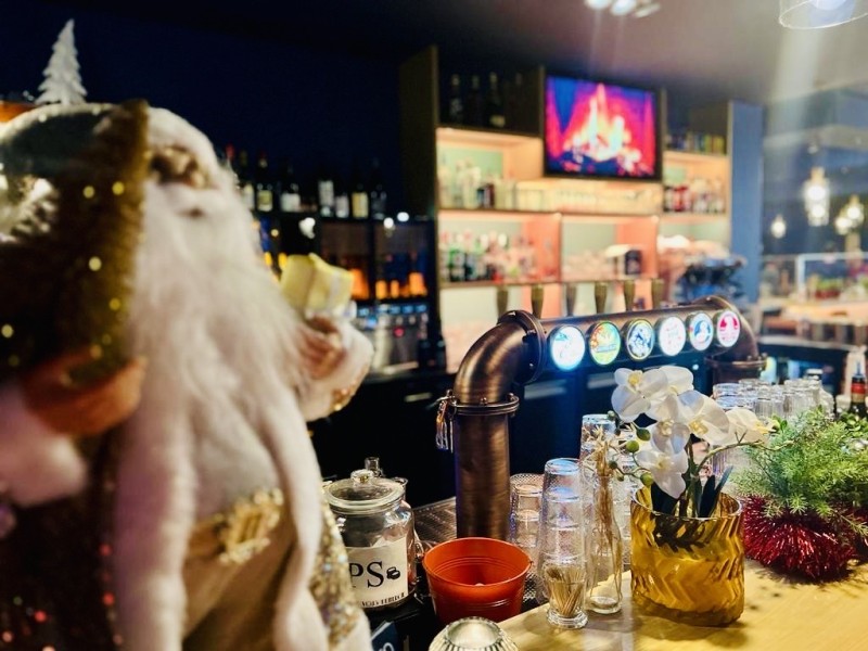 Repas de fin d'année pour entreprises à Lyon: célébrer les fêtes entre collègues dans un restaurant chaleureux