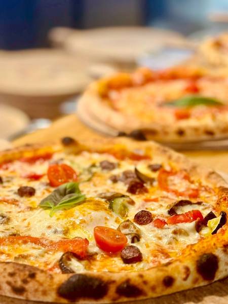 Restaurant ouvert le soir du lundi au samedi, et le midi du lundi au vendredi à Lyon