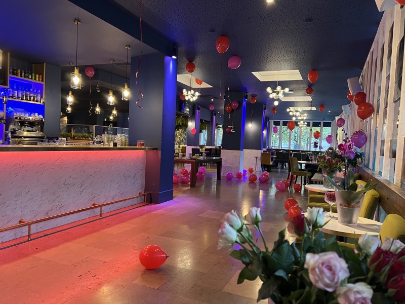 Privatisation de restaurant et bar pour anniversaire de plus de 20 personnes à Lyon 7 près de Gerland et Jean-Macé