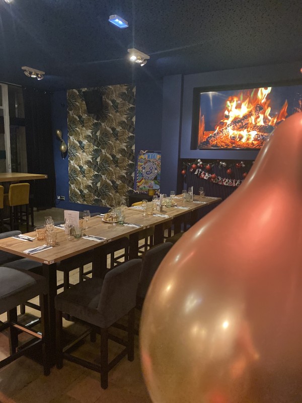 Privatisation de restaurant et bar pour anniversaire de plus de 20 personnes à Lyon 7 près de Gerland et Jean-Macé