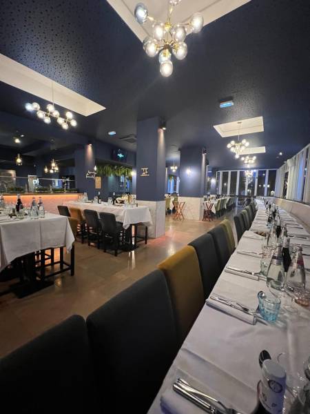 Restaurant pour séminaire d’entreprise à Lyon jusqu'à 170 personnes: réservez notre espace spacieux ou salons privatifs