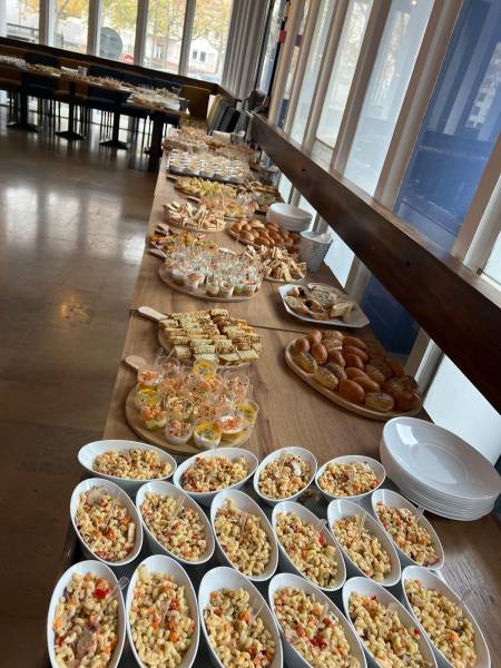 Séminaire d'entreprise dans un restaurant à Lyon: apéritifs dinatoires, buffets, cocktails, amuse-bouches