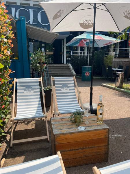 Privatiser un restaurant avec terrasse au soleil, pétanque et transats à Lyon : ambiance vacances garantie !