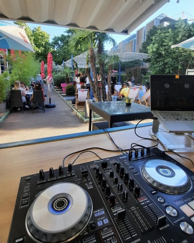 Bar afterwork Lyon 7 : tapas, planches et pétanque entre collègues ou entre amis